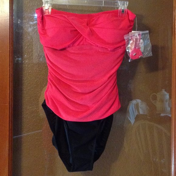 NWT St Johns Bay Secretly Slender Slimming suit
